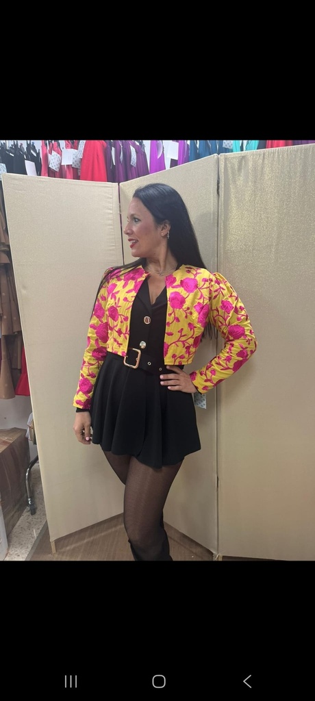 CHAQUETA BORDADA MOSTAZA/AMARILLO NIÑA