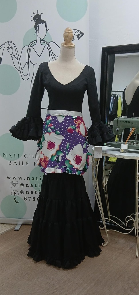 MANDIL MORADO FLORAL