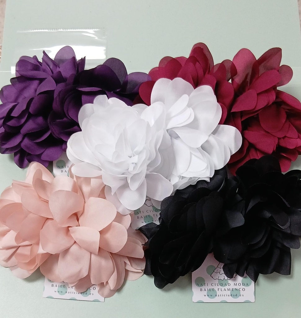 PENDIENTES FLORALES (Negro)