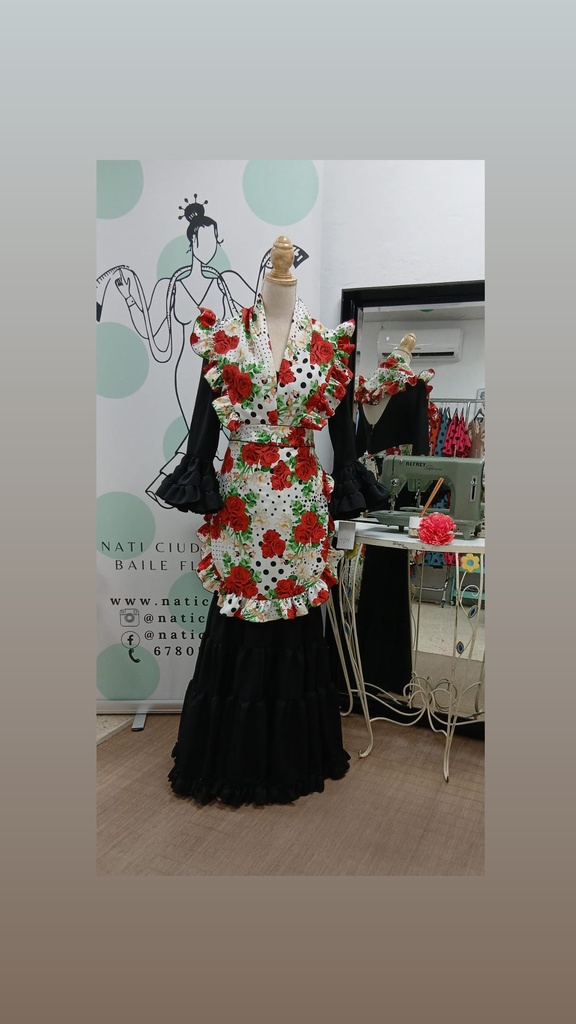 MANDIL + PICO BLANCO CON ESTAMPADO FLORAL
